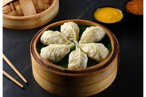 Cheese & Corn Momos (6 Pcs)