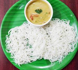 Idiyappam 3 Nos (3 Pcs) With Veg Kuruma