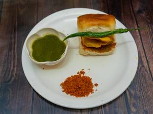 Mumbaiya Batata Bhajiya Pav