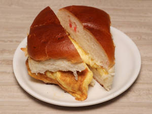 Bun Cheese Omelette