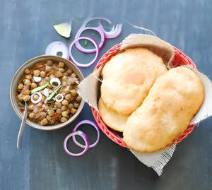 Chola Bhatura