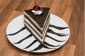 Chocolate Tuffle Pastry (1 Slice)