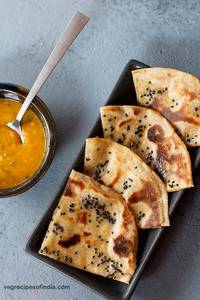 Baby Kulcha with chana