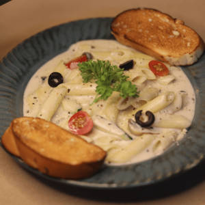 Alfredo & Parmesan Non-veg Pasta