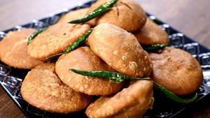 Frozen Special Shegaon Round Kachori ( 6 Pcs )