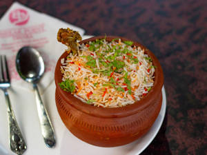 Chiken Matka Biryani.