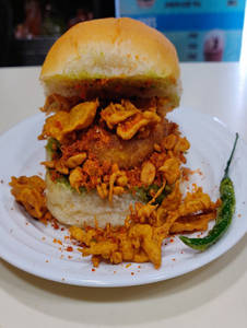 Batata Chura Pav