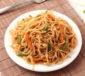 Veg hakka noodles