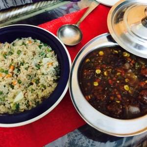 Veg Manchow Soup + Veg Fried Rice (650ml) Bowl Combo [Veg Fried Rice]
