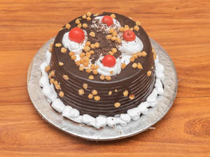 Black Forest Crunch Cake (1/2 kg)
