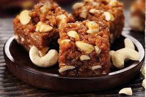 Dhoda burfi (half kg)