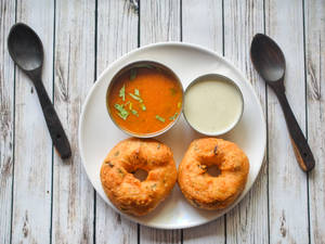 Vada Sambar & chutney(2 Pcs)