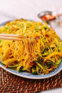 VEG SINGAPURI NOODLES