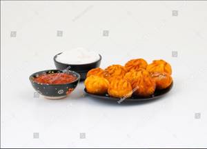 Veg Fried Momos (6 Pcs)