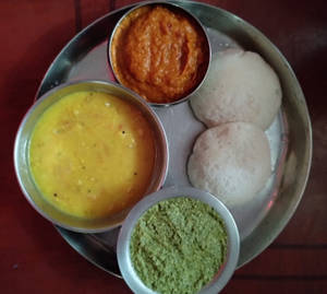 Abiman Idli, Sambar, Chutney