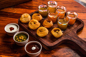 Pani Waale Gol Gappe 