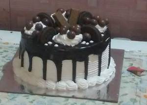 Oreo Cadbury Shot Cake(eggless)