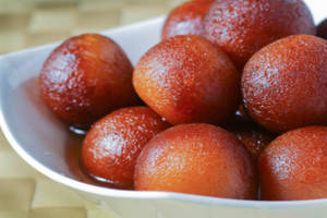 Gulab Jamun (1 Pc)
