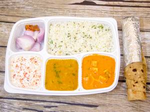 Regular Thali(Delightful Paneer + Veg Curry/ Dal + 3 Chapati / 4 Fulka / 2 Paratha + Jeera Rice + Gulab Jamun + Boondi Raita)