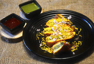 Bread Pakoda ( Serves 1 )