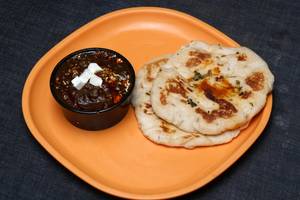 Onion Masala Kulcha (with Pindi Chole)