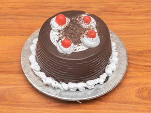 Black Forest Fantasy Cake (1/2 kg)