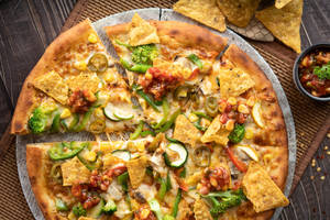 6 Slices Medium Veg Lovers Pizza+ 200ml cool drink