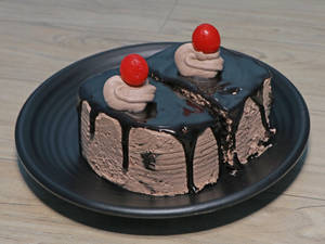 Chocolate Cream Pastry