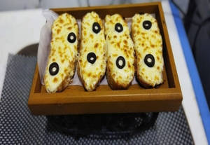 Cheese Garlic Bread (4 Pcs)