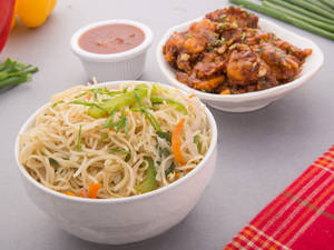 Chicken  Manchurian With Veg Noodles