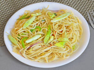Veg Hakka Noodles