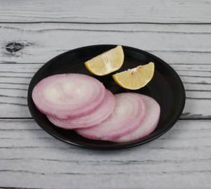 Onion And Lemon Pieces