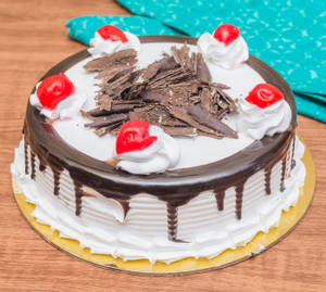 Black Forest Cake (500 gms) (Eggless)
