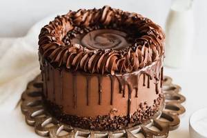 Premium Chocolate Cake (450 Gms)