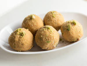 Besan Ladoo
