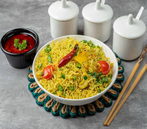 Veg Singapore Fried Rice   