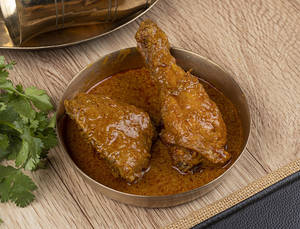 Chicken Dhakai Bhuna (2 Pcs)