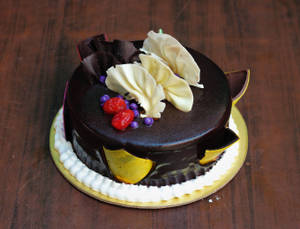 ChocolatesCake