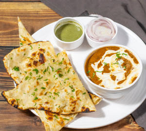 Naan (2 Pcs) with Dal