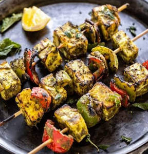 Paneer Haryali Tikka (green)