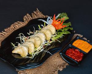 Chicken Steamed Momos (8 Pcs)