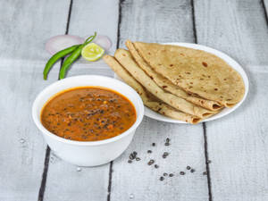 Dal Makhani + Chawal Or Jira Rice orTawa Roti (4 Pcs)
