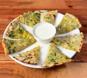 Aloo Paratha With Curd