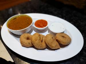 Vada Sambar (2 Pcs)