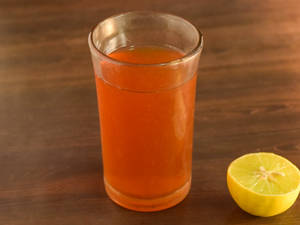 Karumbu Sarkkarai Lemon Tea (serves two)