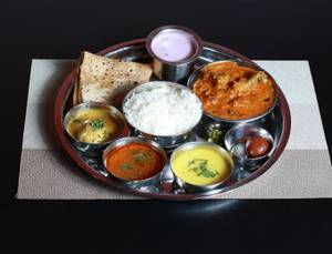 Kolhapuri Chicken Thali
