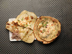 Butter Pudina Paratha (1 Pc)