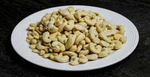 Kaju (cashew)