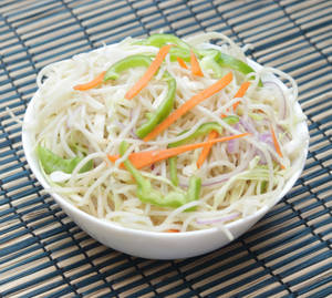 Veg hakka noodles