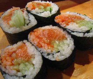 Spicy Salmon Sushi (8 Pcs)